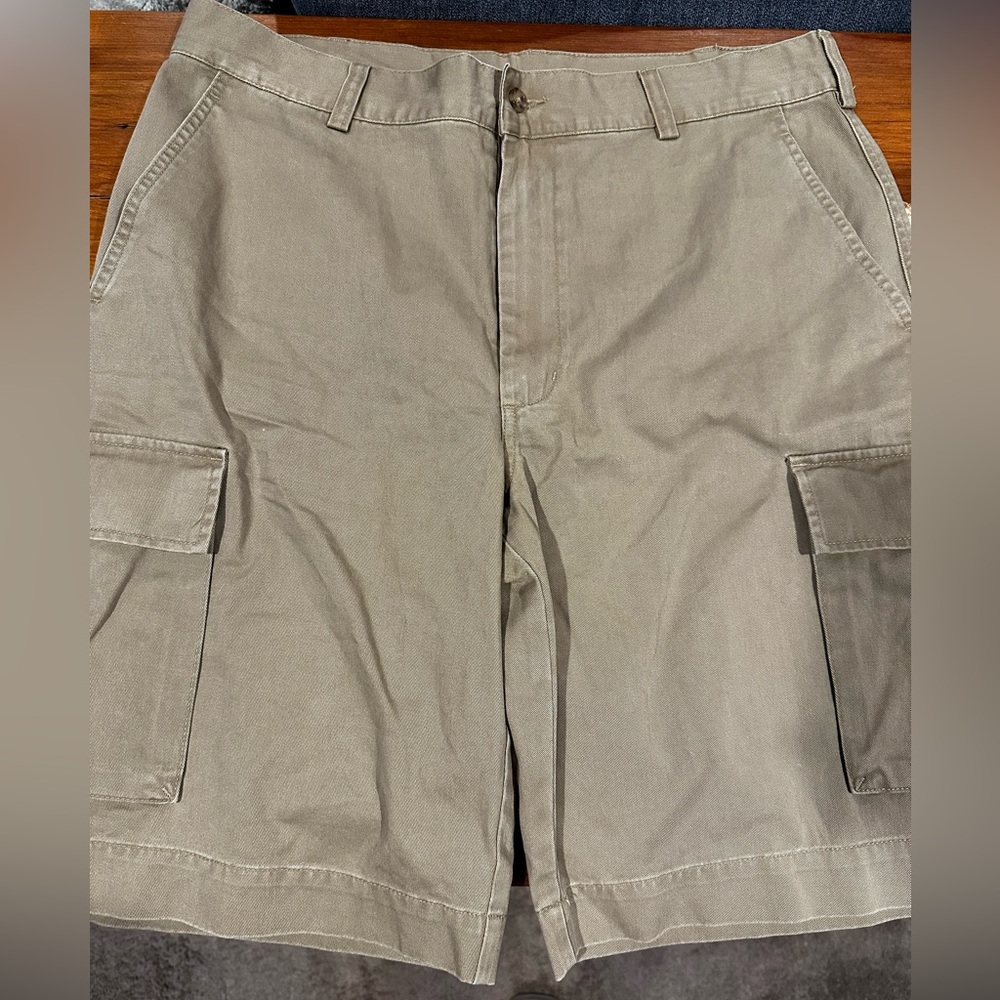Jos A Bank cargo shorts dark khaki 36